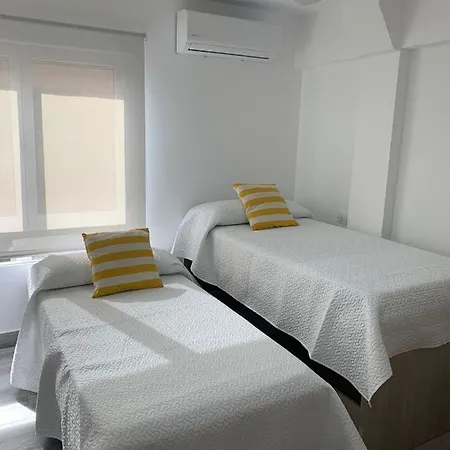 Apartmán Almansa Shoping & Balcony 3 Bedrooms Center *